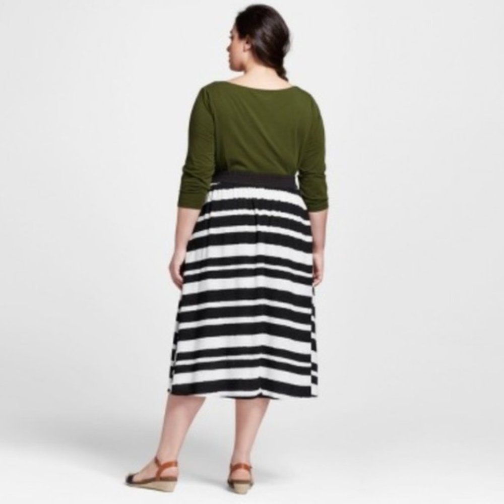 Ava & Viv 3X Striped Midi Skirt Black White Flowy Pull On Plus Size NWOT - Picture 2 of 11